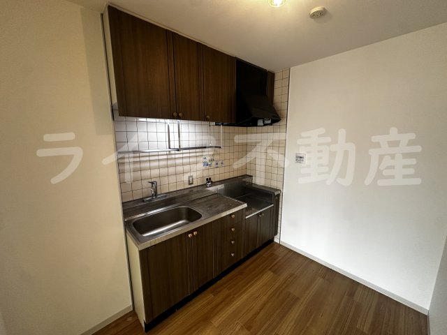 キッチン　コンパクトなキッチンで掃除もラクラク