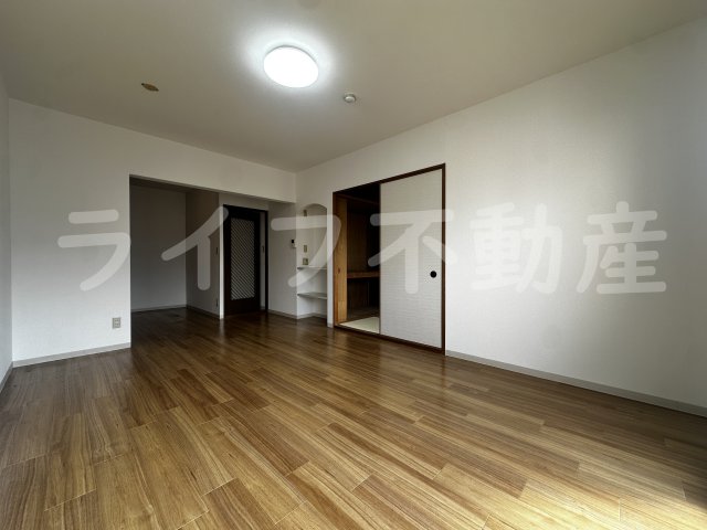 居室・リビング　ゆったり過ごせる居間です