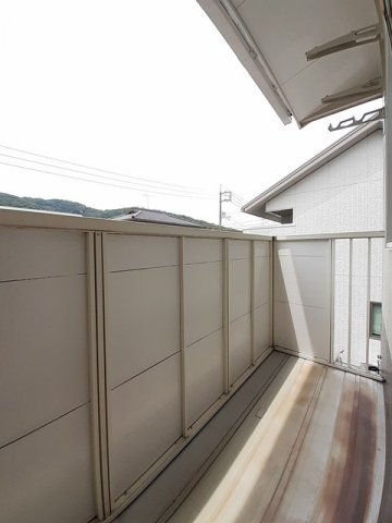 バルコニー　開放的で明るい空間を演出してくれるバルコニーです