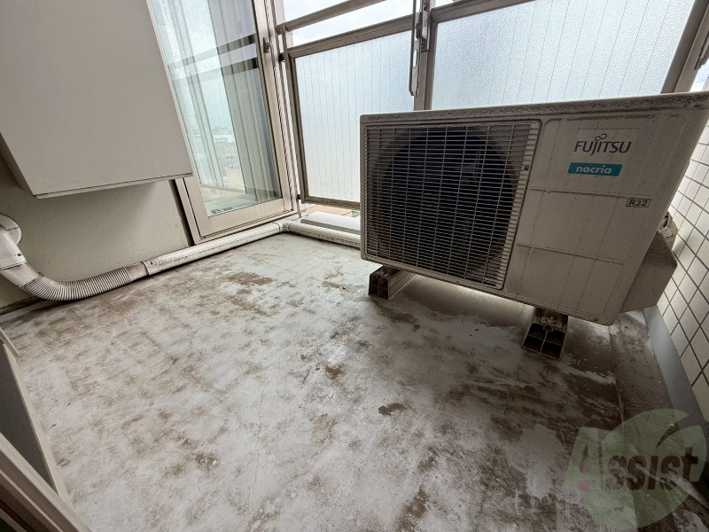 バルコニー　バルコニーです。洗濯物を干したり一息ついたりできますね！