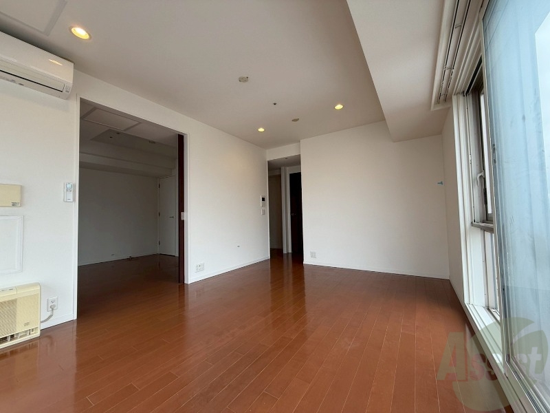 居室・リビング　広くてキレイなお部屋が広がっていて、充実した生活が送れそう。