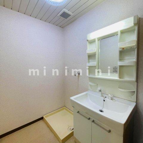 洗面設備　※写真は別号室のものですので現状優先とさせていただきます