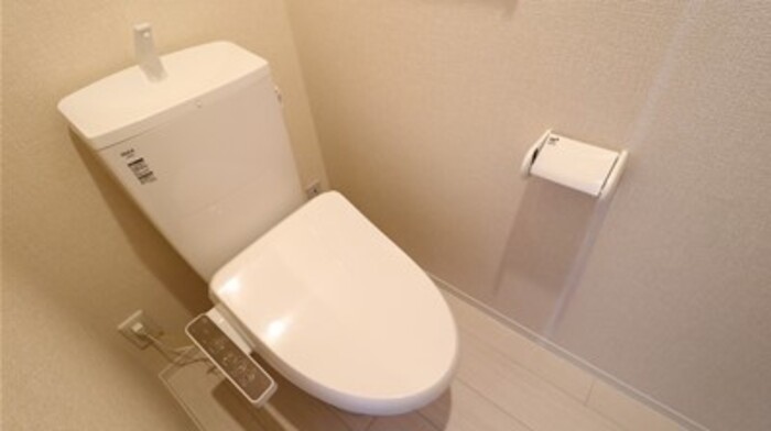 トイレ　清潔感のあるトイレです