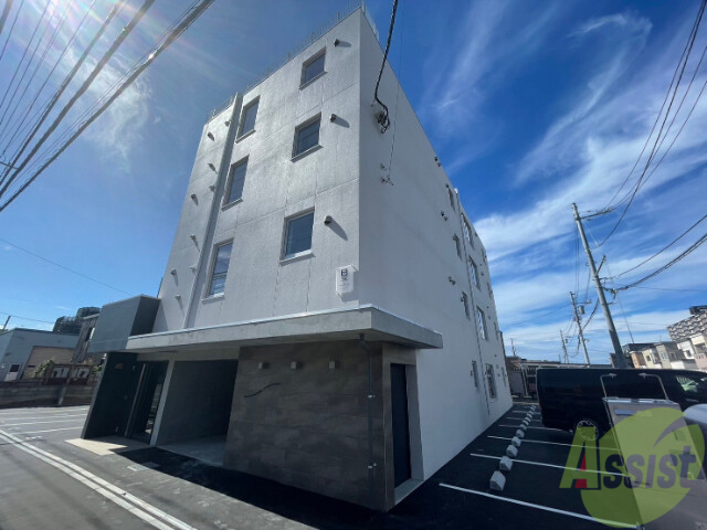 建物外観　札幌市西区八軒５条「ＧＬＡＳＳ　ＭＡＲＥ　ＨＡＣＨＩＫＥＮ」