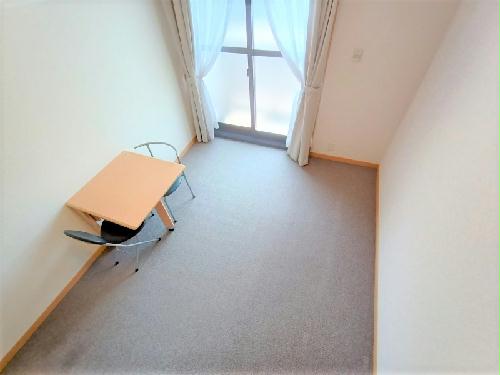 居室・リビング　家電・家具付きのお部屋です。