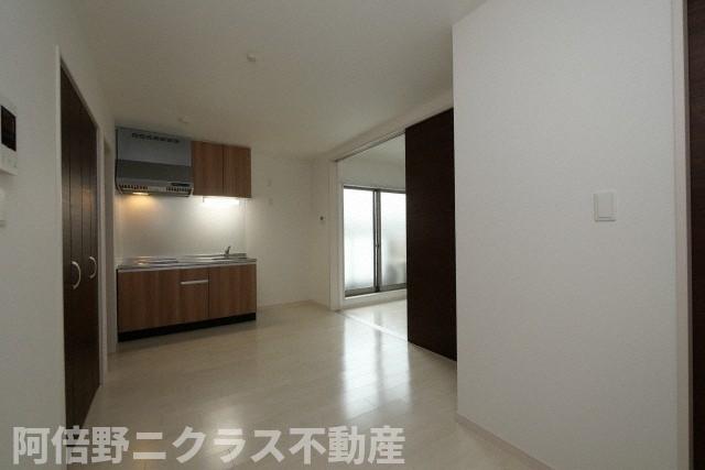 居室・リビング　内装は別部屋の参考写真です。