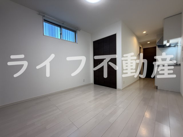 居室・リビング　こちらの居間で趣味の時間をお楽しみください