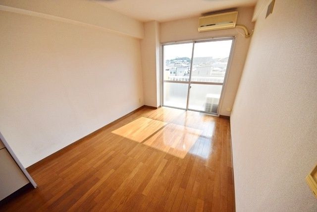 居室・リビング　同物件別部屋写真