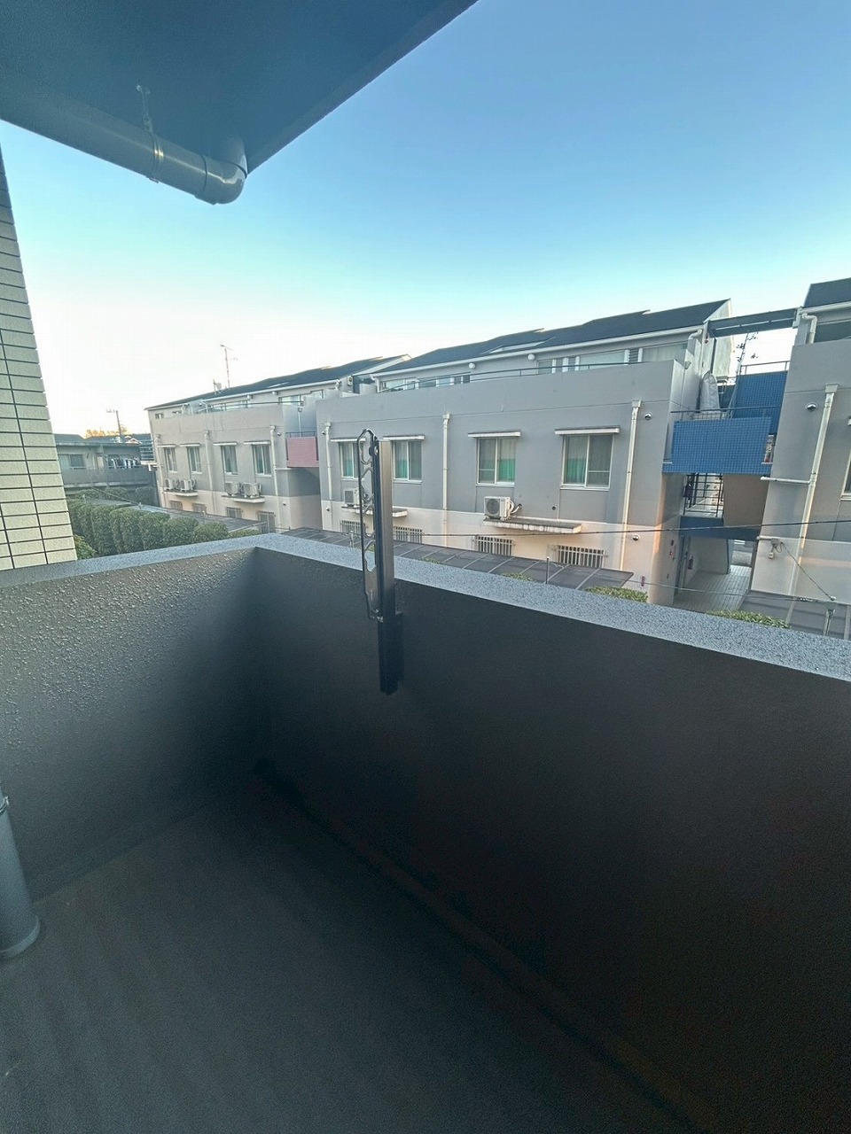 バルコニー　※同物件、別部屋の写真です。