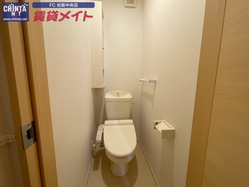 トイレ　同型参考写真