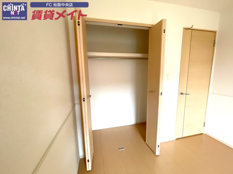 収納　同型参考写真