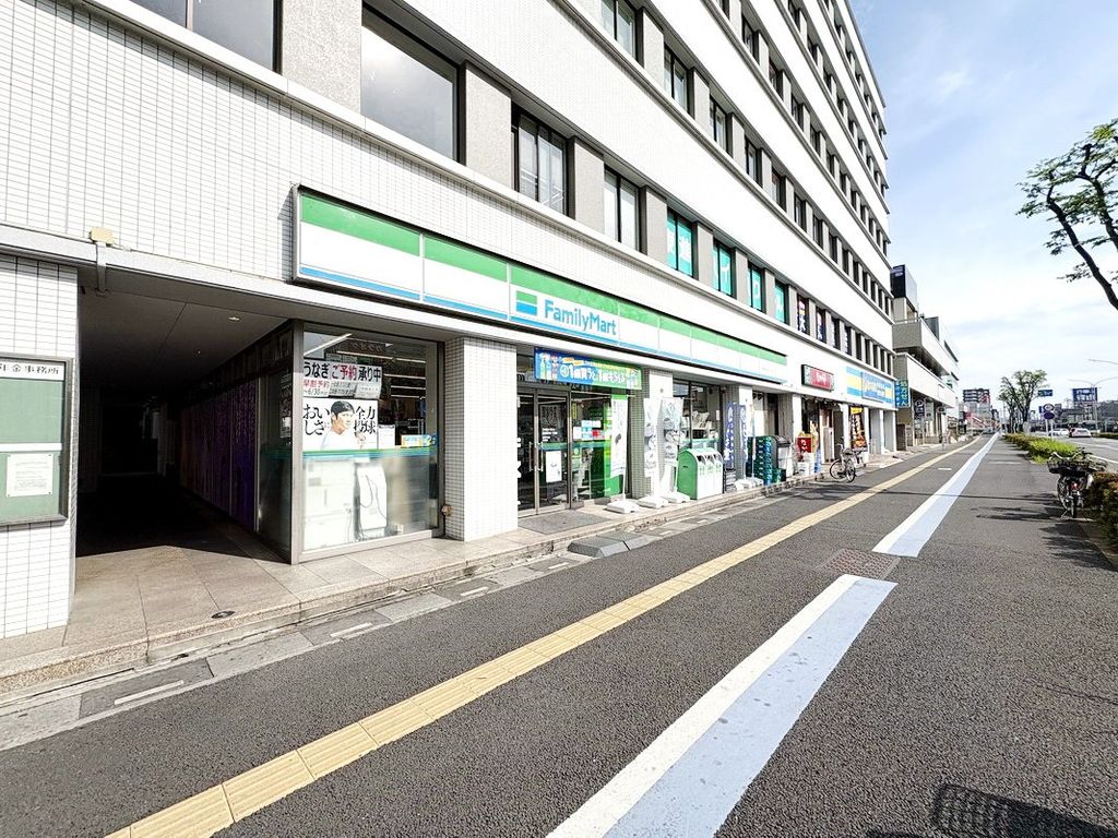 コンビニ　ファミリーマート春日部中央一丁目店（コンビニ）まで170m