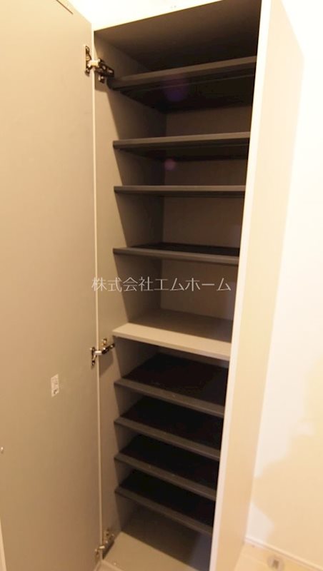 玄関　玄関　シューズボックス付（収納充実）