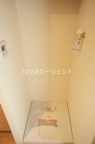 洗面設備　室内洗濯機置き場はセキュリテイ面もマルです！