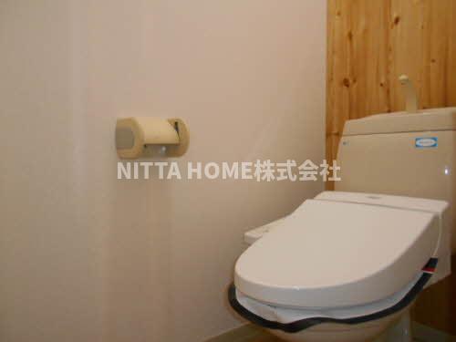 トイレ　暖房洗浄便座付きです＊