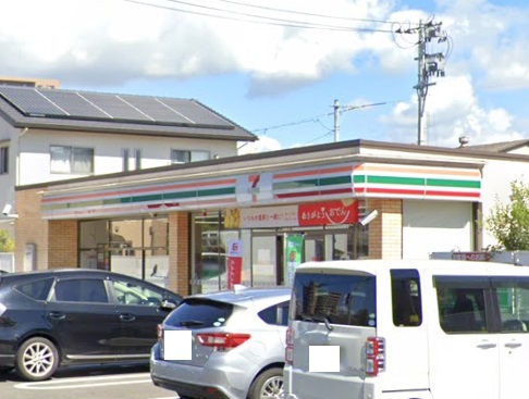コンビニ　セブンイレブン（コンビニ）まで638m