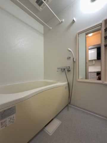 バス・シャワールーム　※別部屋の写真です
