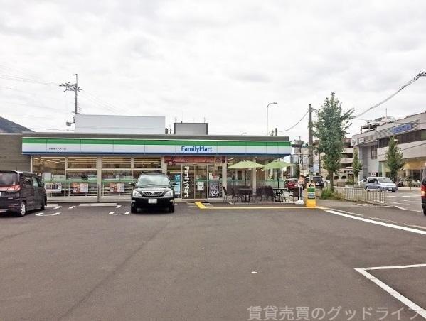 コンビニ　ファミリーマート京都東インター店（コンビニ）まで1117m