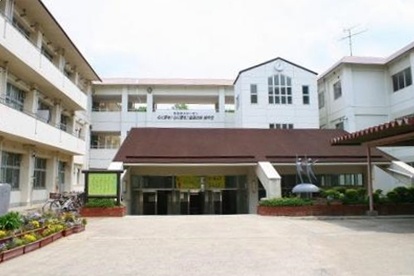 中学校　生駒市立緑ヶ丘中学校（中学校）まで1184m