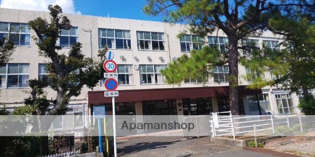 中学校　大岡中学校（中学校）まで998m