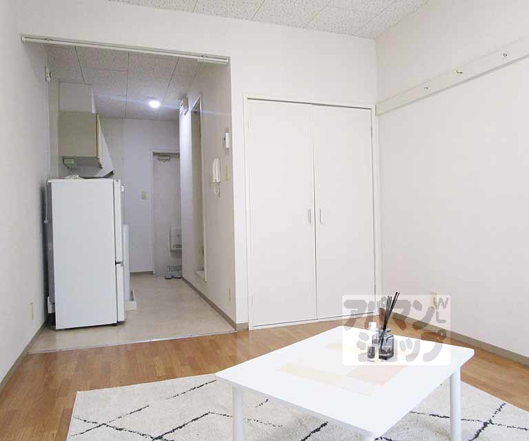 居室・リビング　２０３号室の写真です。