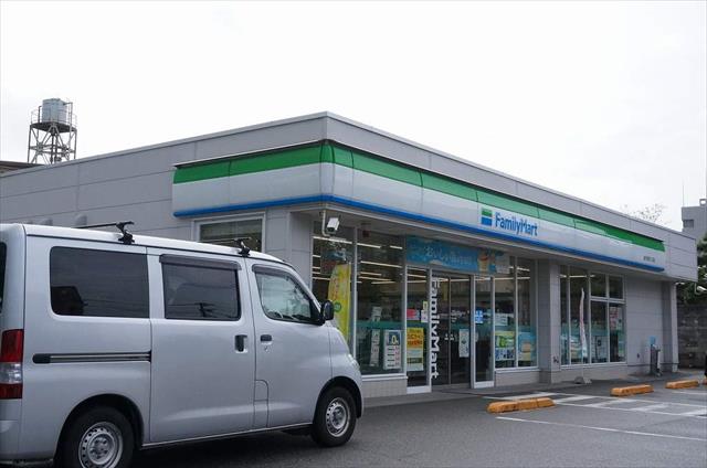 コンビニ　ファミリーマート（コンビニ）まで431m