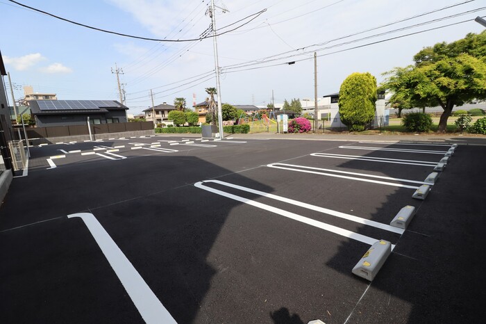 駐車場　駐車場２台付です。駐輪場、敷地内ゴミステーションあり。