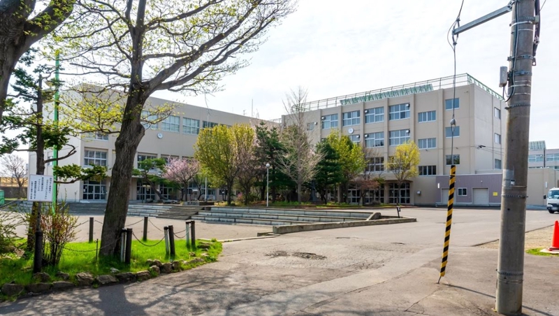 小学校　札幌市立幌南小学校（小学校）まで278m