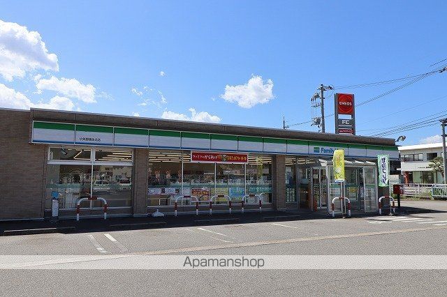 コンビニ　ファミリーマート（コンビニ）まで424m