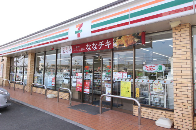 コンビニ　セブン-イレブン大分古国府店（コンビニ）まで550m