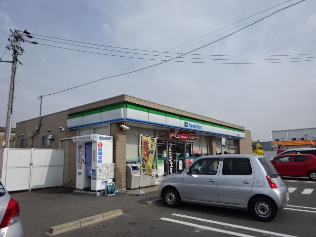 コンビニ　ファミリーマートあま市役所東店（コンビニ）まで720m