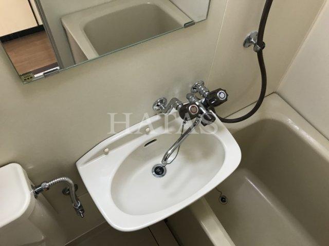 洗面設備　同物件別部屋です。