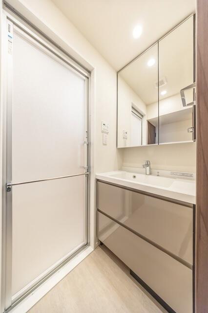 洗面設備　※写真は同タイプ住戸です。