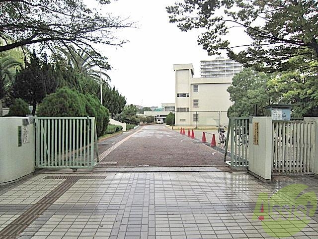 中学校　第九中学校（中学校）まで700m