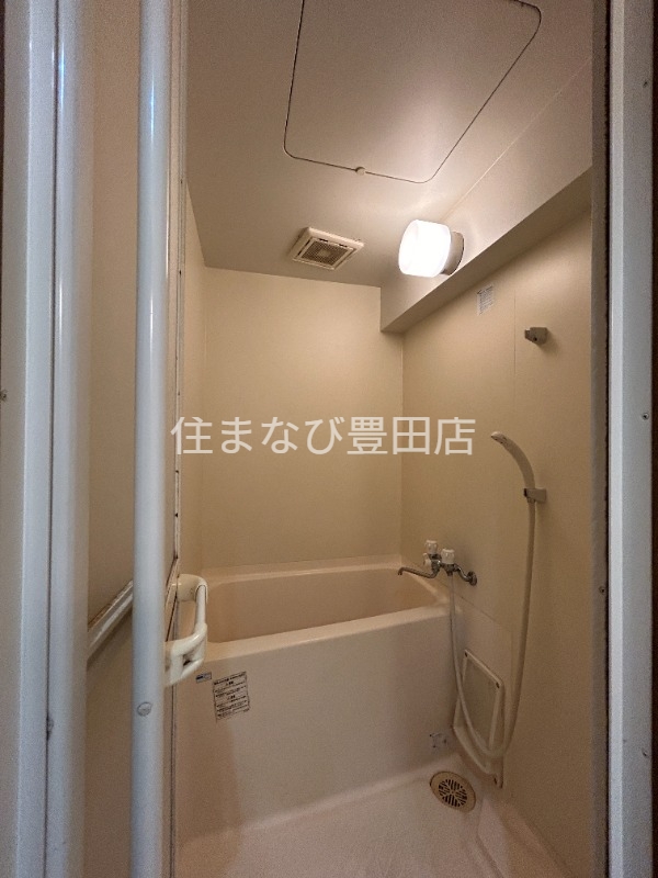 バス・シャワールーム　同型別部屋写真