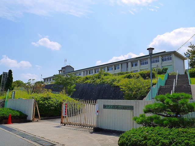 高校・高専　奈良県立登美ヶ丘高等学校（高校・高専）まで2529m