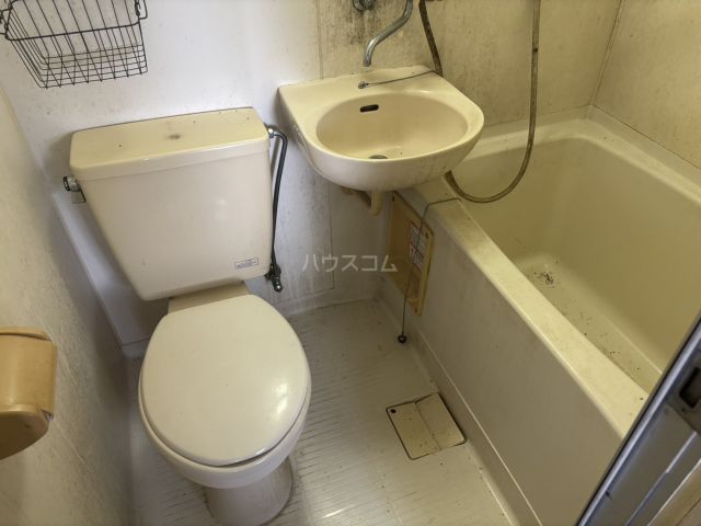 東急田園都市線 三軒茶屋駅 徒歩7分 2階建 築57年の風呂写真