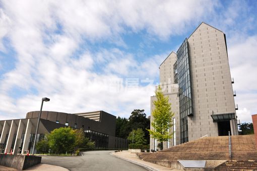 大学・短大　山口県立大学看護栄養学部（大学・短大）まで841m