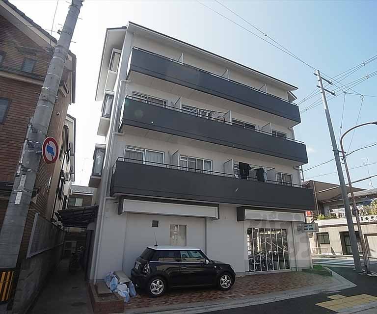 建物外観　２０１４年全面改装されました