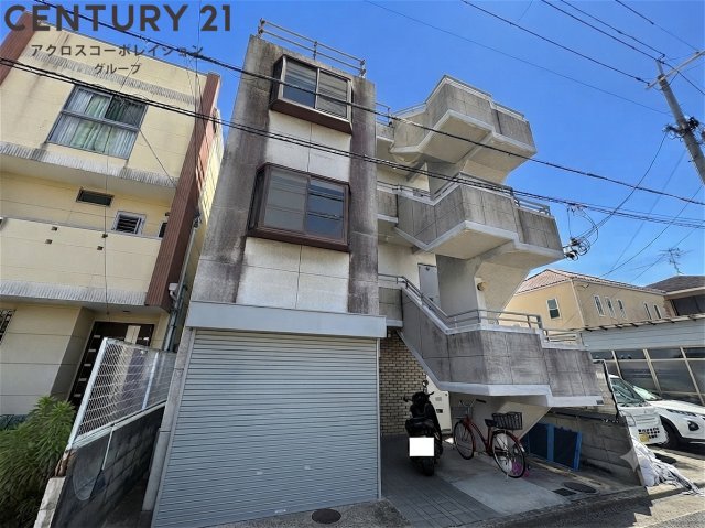 建物外観　モニター付きインターホンで安心♪