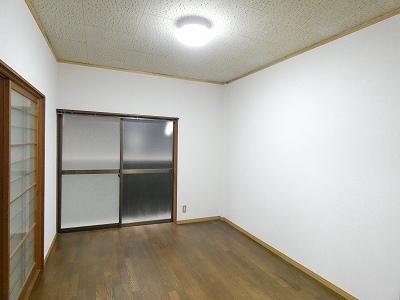 アーバン柴田B棟の居間写真