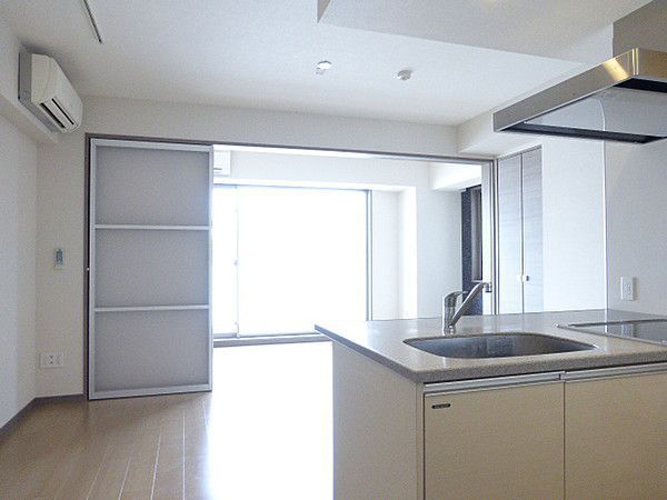 都営大江戸線 赤羽橋駅 徒歩3分 11階建 築16年の居間写真