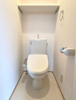 ＪＲ上越線 渋川駅 徒歩30分 2階建 築6年のトイレ写真