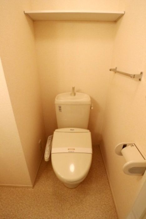 ＪＲ成田線 東我孫子駅 徒歩1分 3階建 築18年のトイレ写真