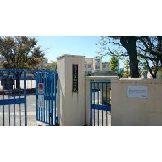 小学校　福岡市立筥松小学校（小学校）まで964m