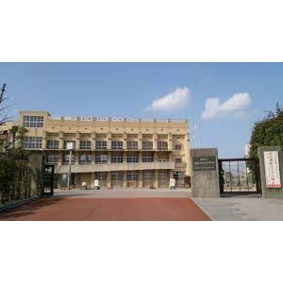 中学校　福岡市立箱崎清松中学校（中学校）まで682m