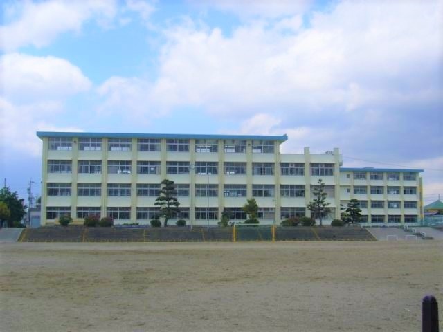 小学校　鈴鹿市立稲生小学校（小学校）まで382m