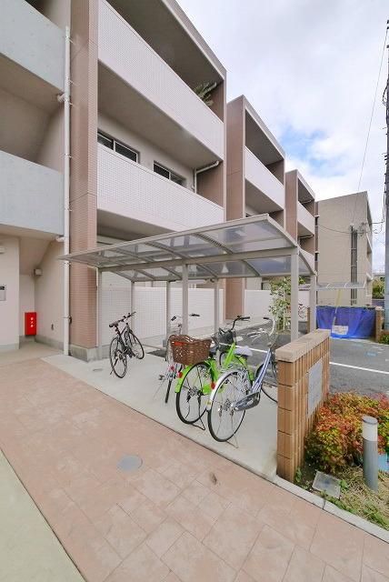 その他共有部分　屋根付き駐輪場