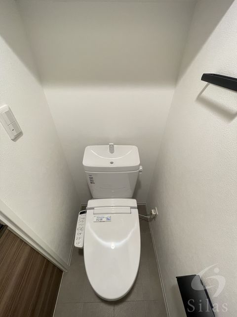 阪急神戸線 塚口駅 徒歩6分 3階建 築6年のトイレ写真