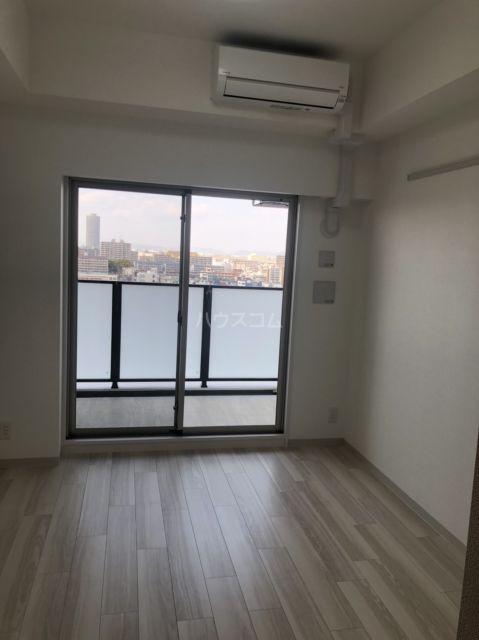エステムコート名古屋黒川シャルマンの居間写真